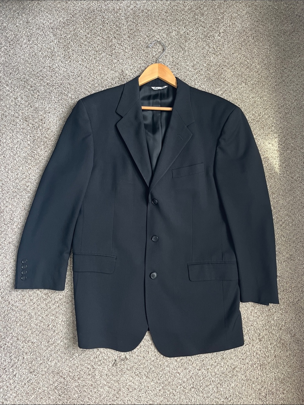 Men's Black Three-Button Tailored Sport Coat Blazer